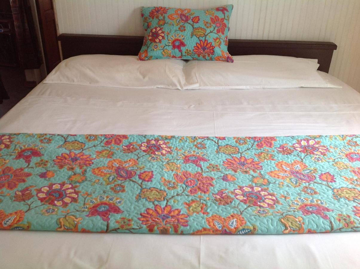 Rainbow Beach Apartments & Rooms Calibishie ภายนอก รูปภาพ