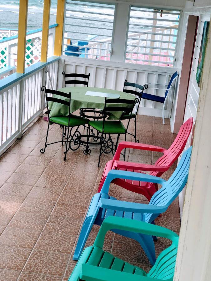 Rainbow Beach Apartments & Rooms Calibishie ภายนอก รูปภาพ