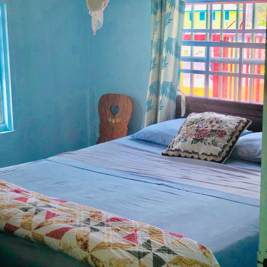 Rainbow Beach Apartments & Rooms Calibishie ภายนอก รูปภาพ